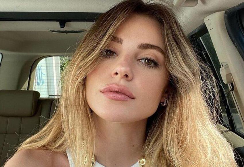 Ezgi Eyüboğlu, mayolu pozlarıyla ortalığı yıktı geçti! Tatili bedavaya getirdi