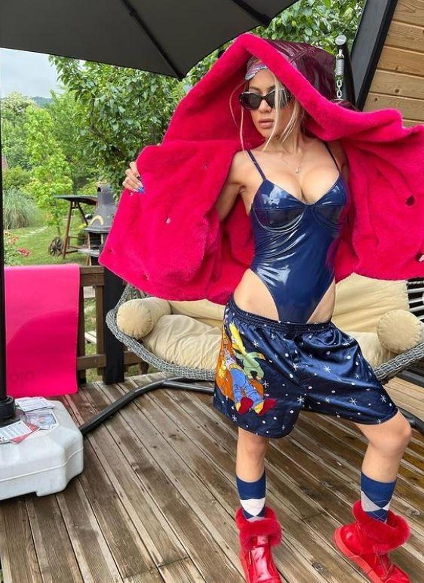 Nihal Candan'ın anlaşılamayan kombini olay oldu! 'Sen de şaşırdın iyice'