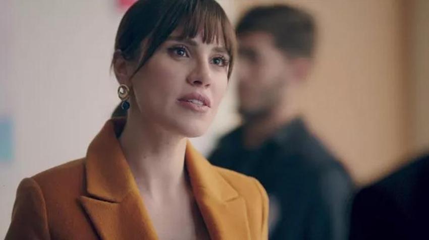 Yargı dizisinin Savcı Derya'sı Şükran Ovalı yeşil mayosuyla ortalığı kasıp kavurdu!