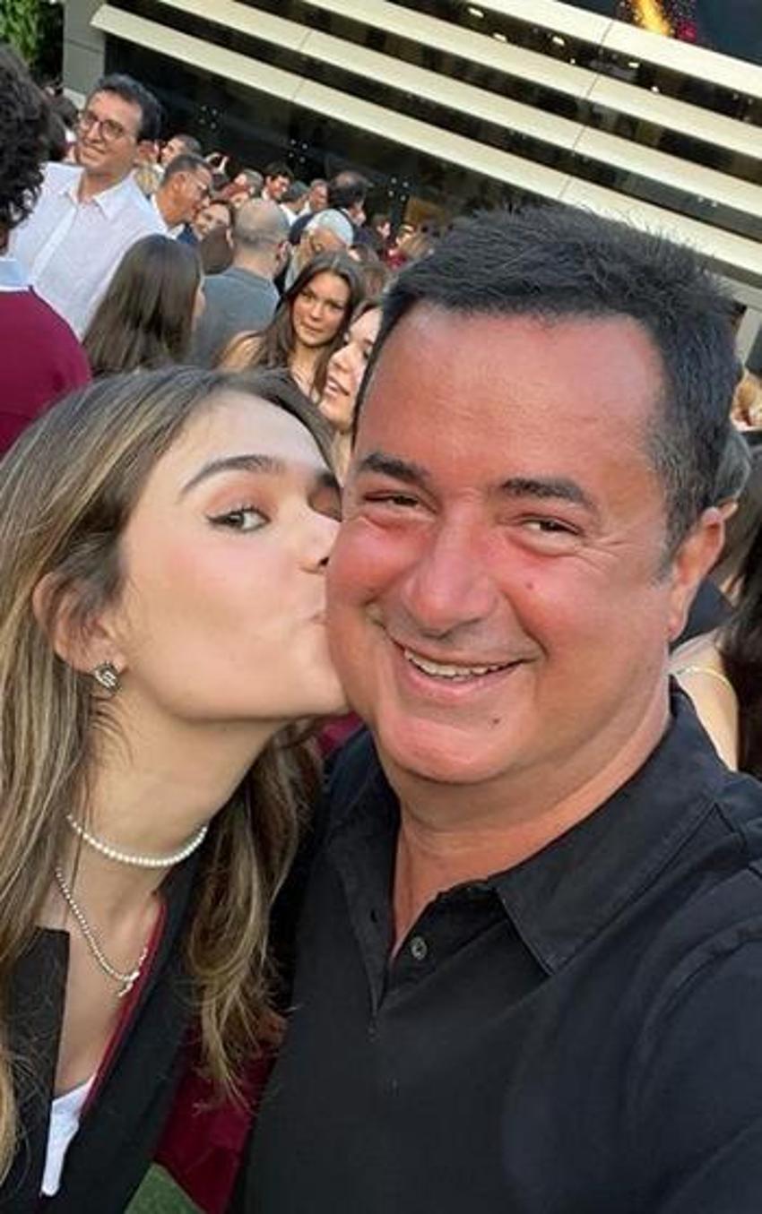 Acun Ilıcalı'nın mutlu günü! Kızı Leyla Ilıcalı mezun oldu...
