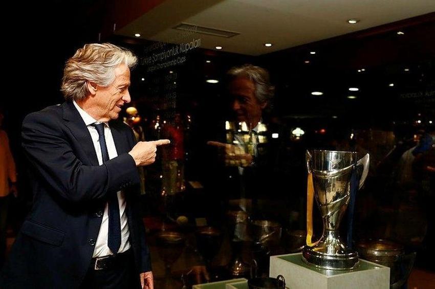 Fikret Orman 4 yıl önce alamamıştı! Jorge Jesus istedi Okan Buruk araya girdi