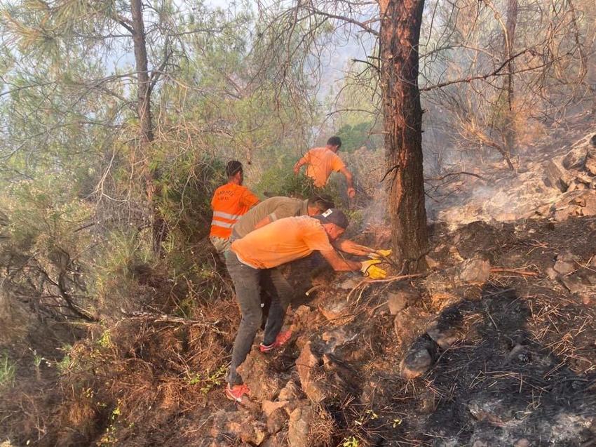Muğla Marmaris’te orman yangını! 20 helikopter ve 14 uçakla havadan müdahale ediliyor...