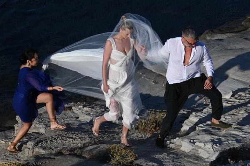 Toni Garrn ve Alex Pettyfer tekrar evlendi! Törende romantik anlar...