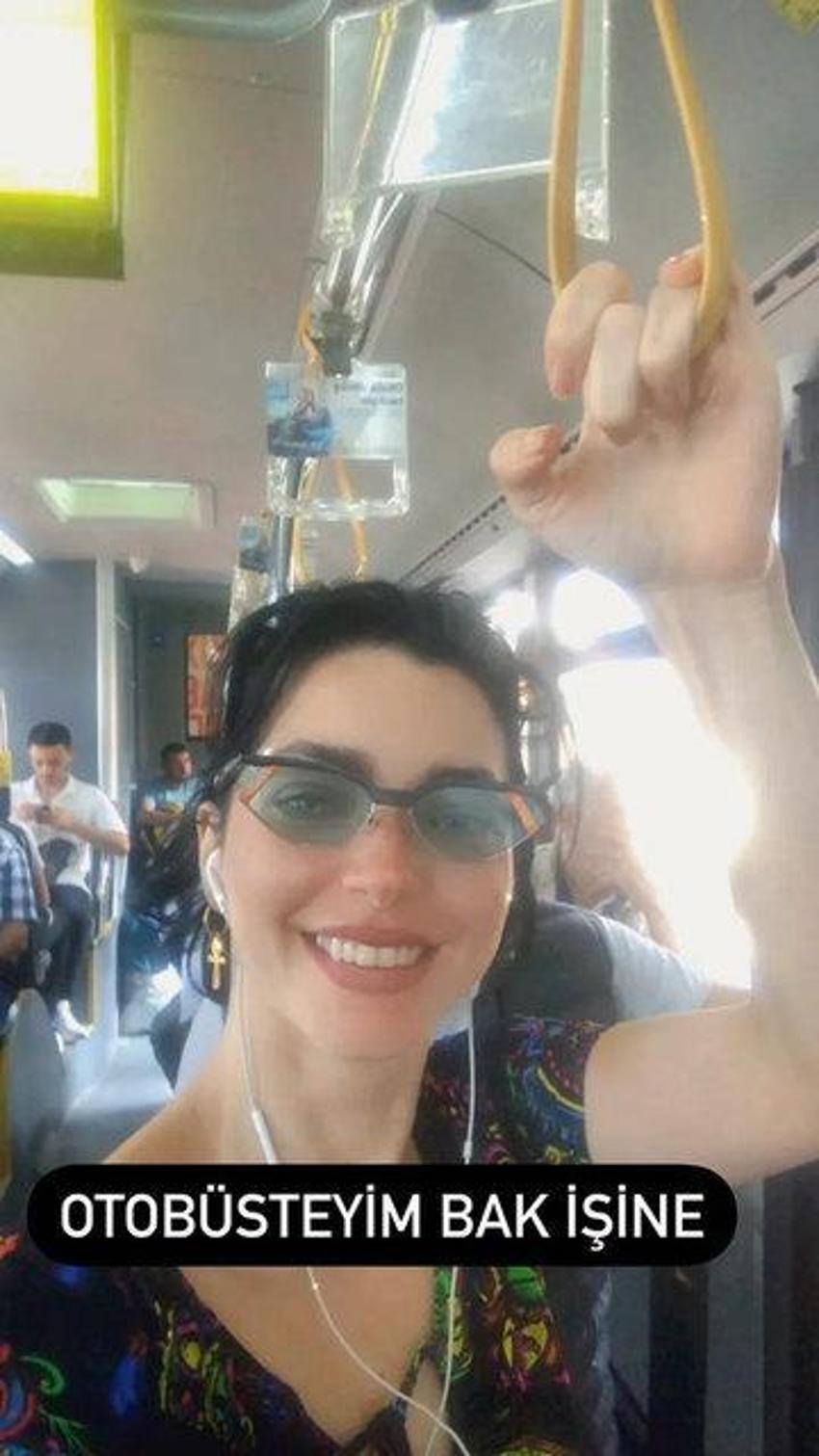 Merve Boluğur otobüsten paylaştı!