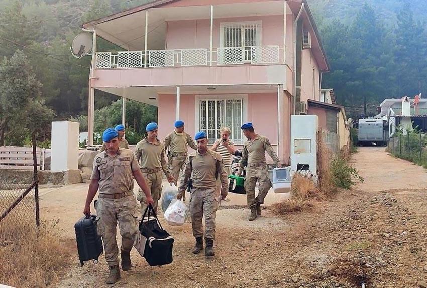 Marmaris'teki orman yangınında 3'üncü gün; alevler 5 noktada ilerliyor