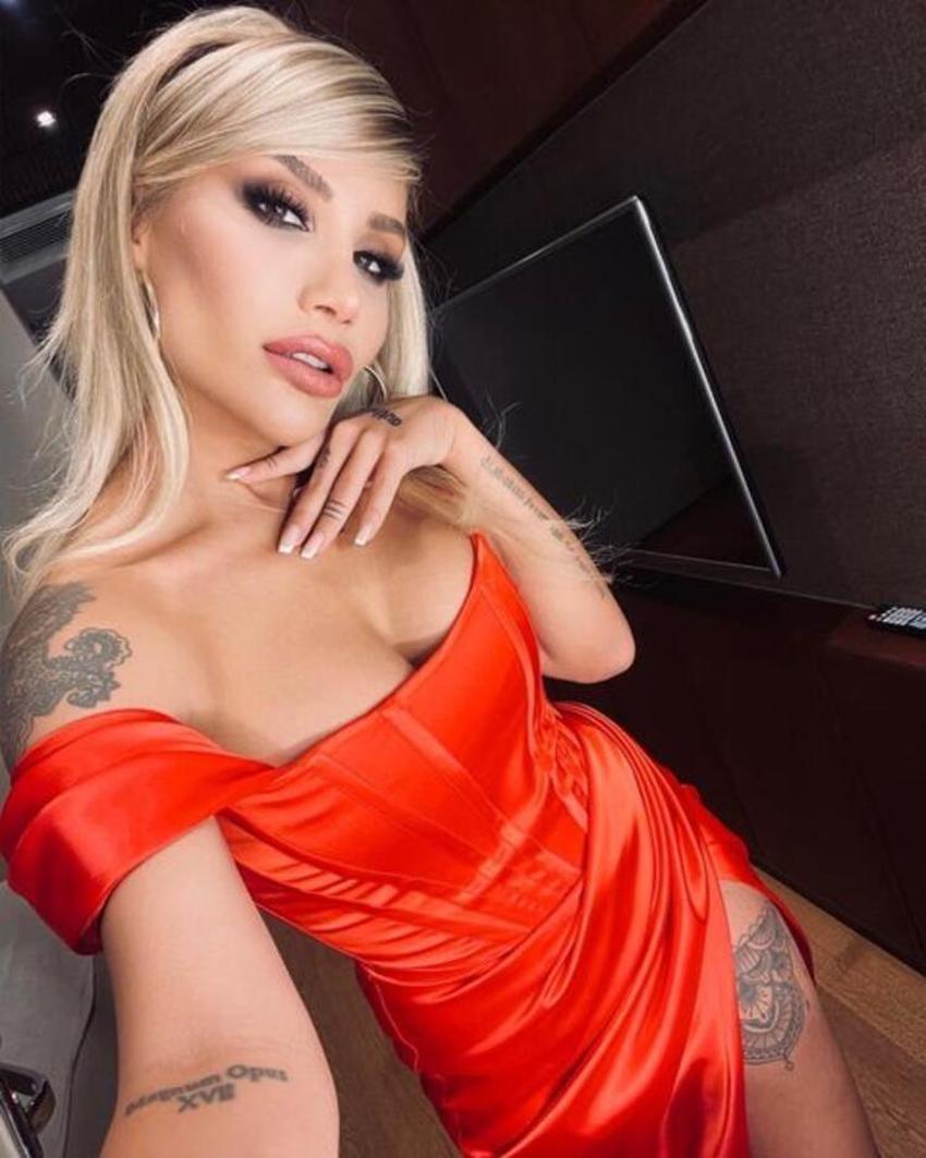 İrem Derici'den göğüsleriyle ilgili soruya bomba yanıt!