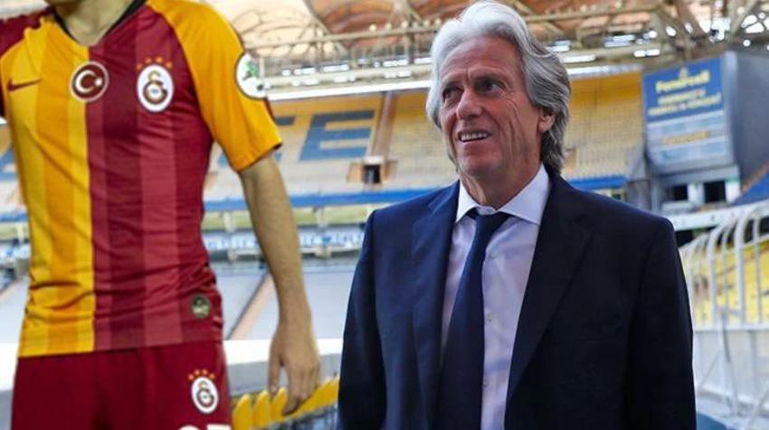 Eski Galatasaraylı Fenerbahçe yolunda! Resmi teklif yapıldı, gelirse yer yerinden oynar