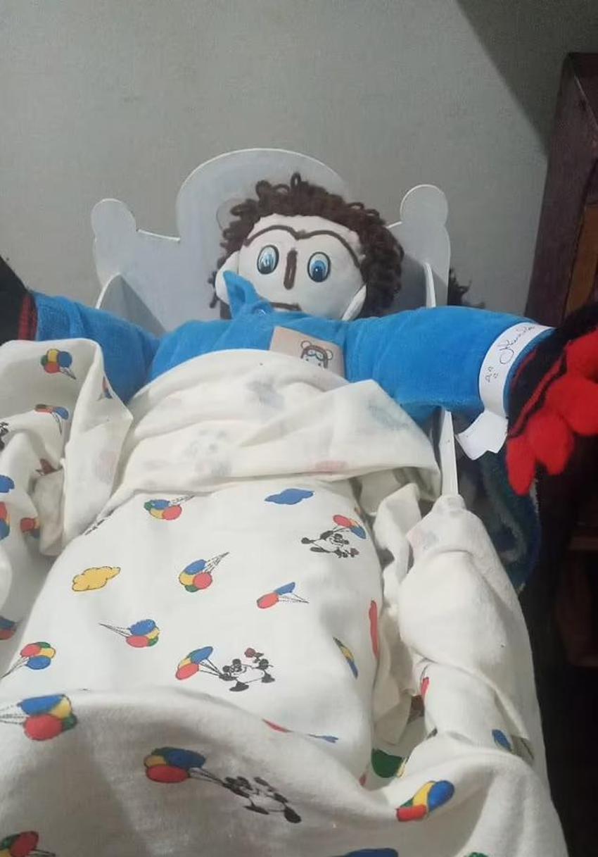 Böylesi daha önce görülmedi! Annesinin yaptığı bez erkekle evlendi, hamile kaldı sonra da...