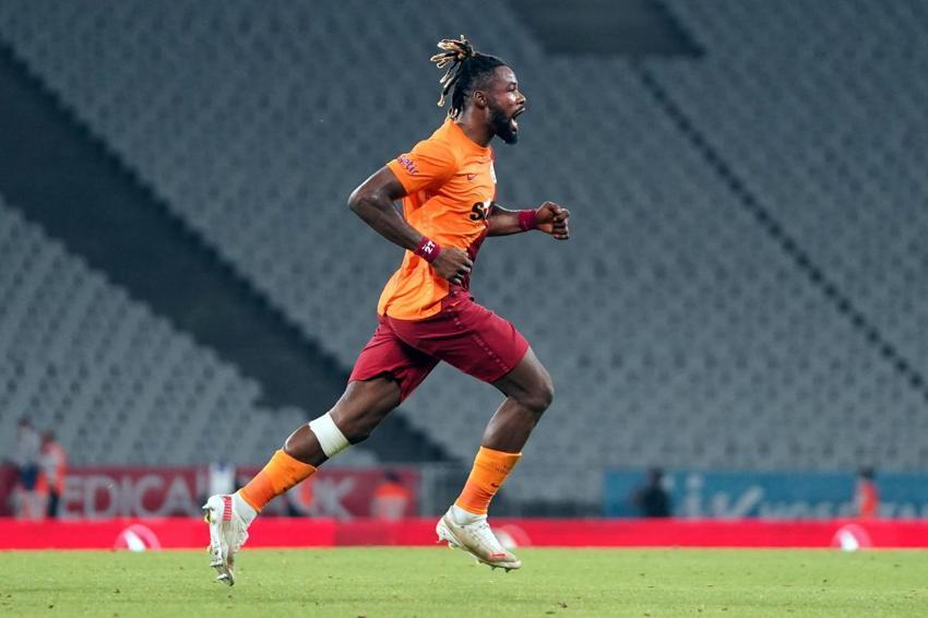 Galatasaray'da kabuk değişimi! 5 ismin bileti kesildi