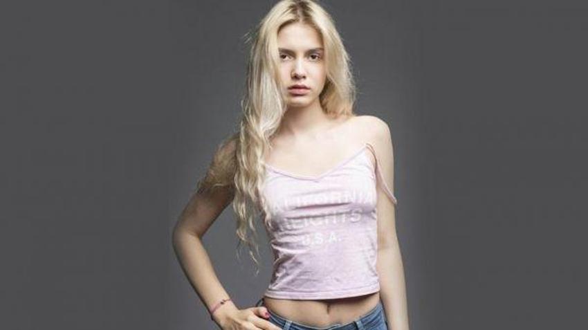 Aleyna Tilki bikinili pozuyla ortalığı yıktı! Sütyensiz fotoğrafından sonra...