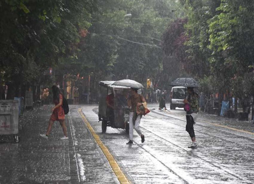 Çok kuvvetli geliyor, 60 ilde başlıyor! Meteoroloji'den son dakika sağanak açıklaması! Sıcaklık 5 derece birden düşecek, flaş uyarı...