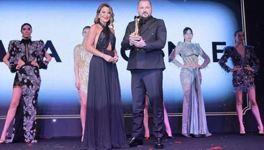 Özlem Yıldız fit vücuduyla tüm bakışları üzerinde topladı! Genç mankenlere taş çıkardı