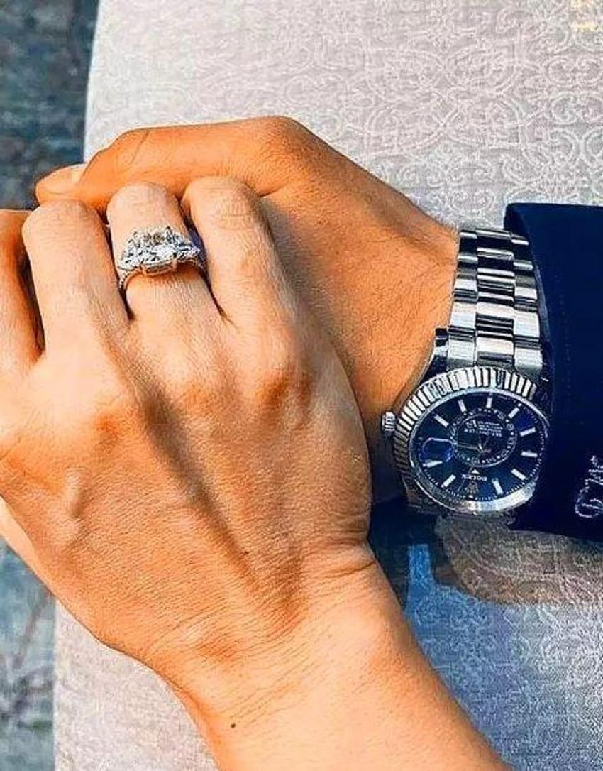 Makyajsız Hadise! 2 saat bekledikten sonra çıktı, yüzüğü dikkatlerden kaçmadı
