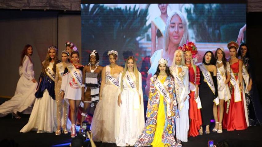 Kapadokya'da güzellik yarışmasının birincisi Kanadalı model oldu