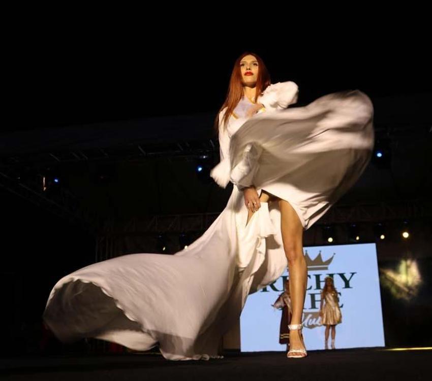 Kapadokya'da güzellik yarışmasının birincisi Kanadalı model oldu