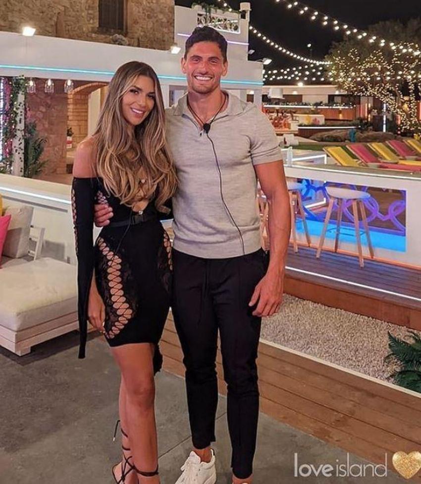 Love Island yarışmasında hile krizi! Mesajlar sızdırıldı, Türk oyuncu Ekin Su ile...