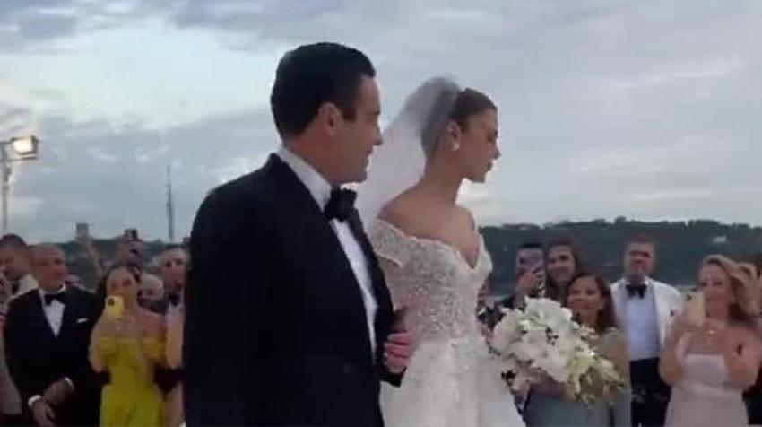 Hacı Sabancı ve Nazlı Kayı evlendi! Çırağan Sarayı’ndaki düğünden ilk fotoğraflar...