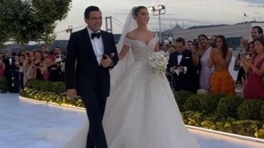 Hacı Sabancı ve Nazlı Kayı evlendi! Çırağan Sarayı’ndaki düğünden ilk fotoğraflar...