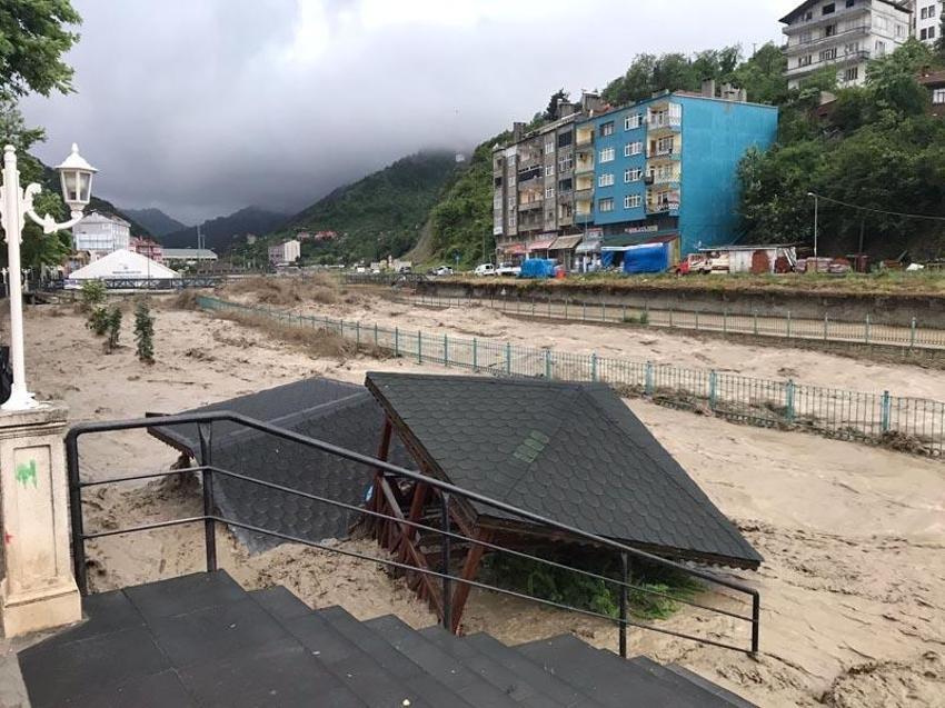 Meteoroloji'den son dakika kırmızı kodlu uyarı! 'Aşırı yağış, kuvvetli sağanak ve sel açıklaması art arda geldi, tüm birimler teyakkuza geçti...  