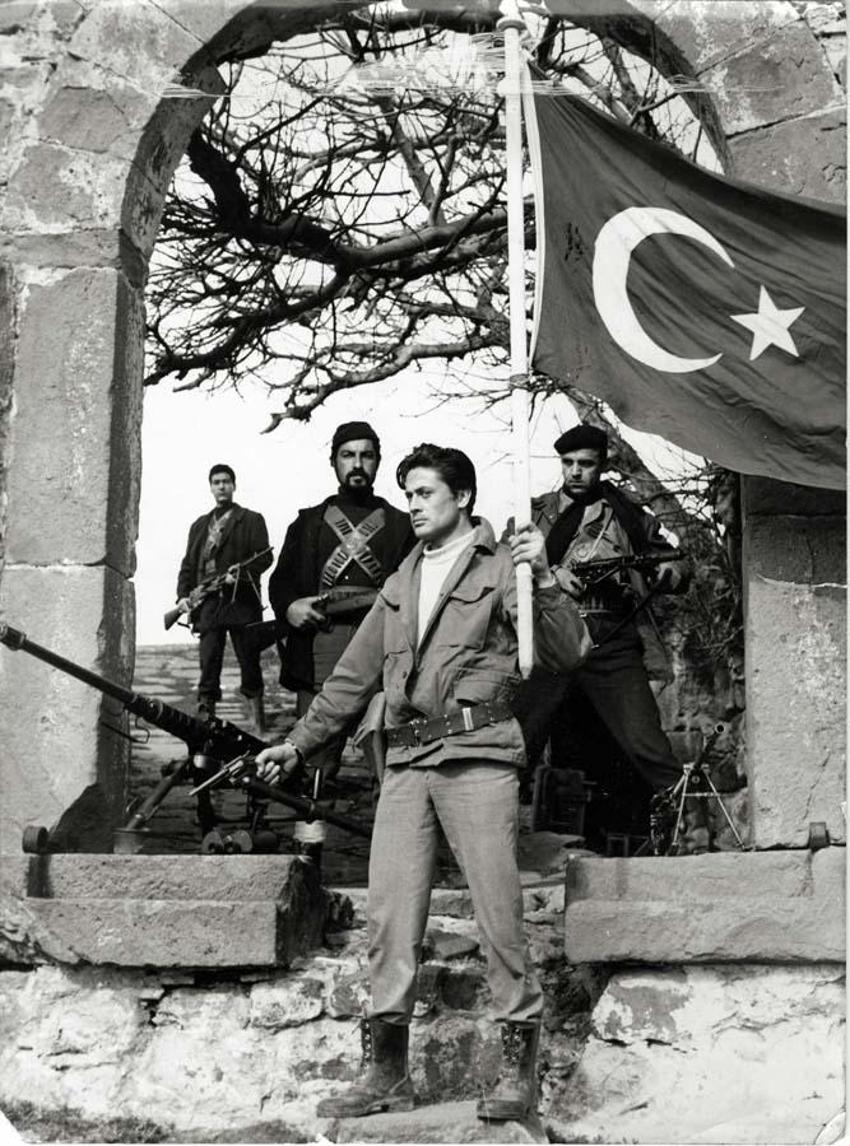 Yeşilçam'ın efsane ismi Cüneyt Arkın hayatını kaybetti! Sinemayla geçen bir ömür...
