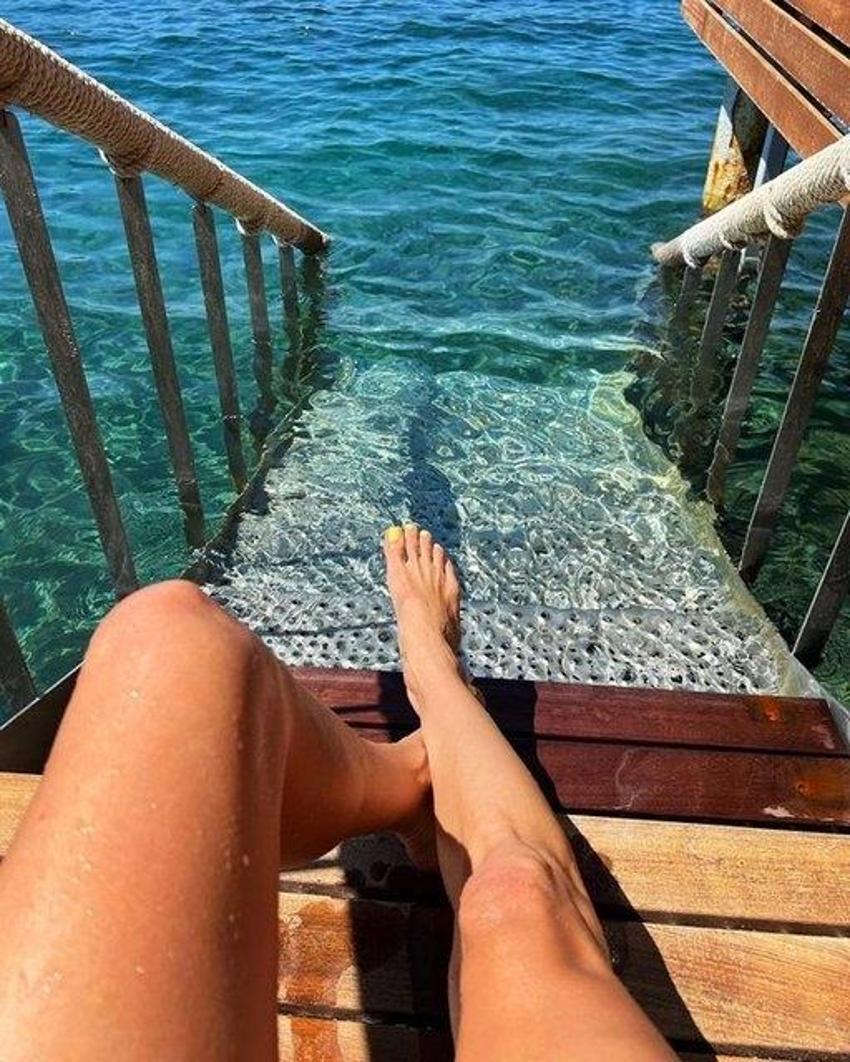 Ünlü model Alessandra Ambrosio Türkiye'de! Marmaris'te tatil yapıyor...