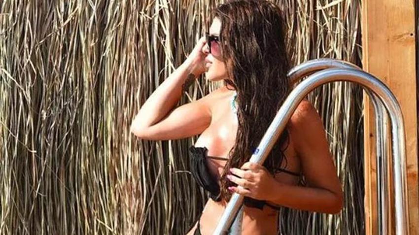 Selin Ciğerci bikinisinin iplerini çözüp güneşlendi! Simge Sağın yorum yaptı...