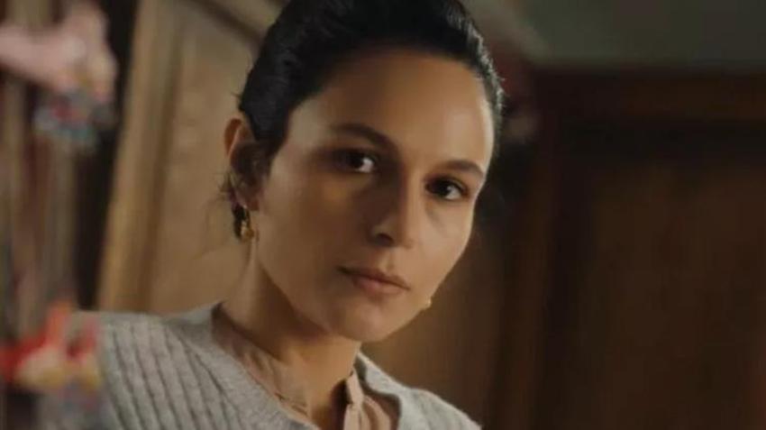 Annenin Sırrıdır Çocuk'un Meryem'i Selin Yeninci sütyensiz kombiniyle dikkat çekti!