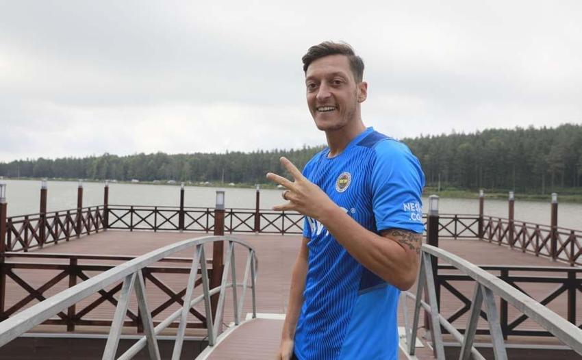 Fenerbahçe'de Ali Koç ile Mesut Özil görüştü! İkinci şans için gitti alınan karar takımda şok etkisi yarattı..