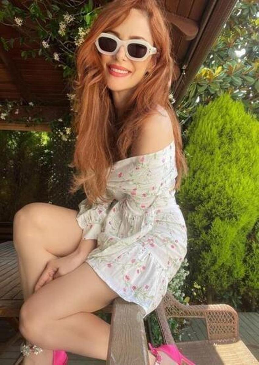 Mine Tugay bahçe pozuyla sosyal medyayı salladı!
