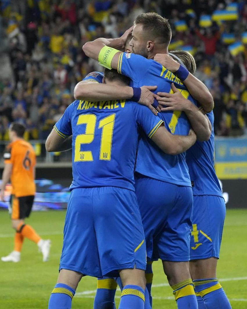 Fenerbahçe'de dördüncü transfer hedefi forvet! Yıldız isim için teklif yapıldı