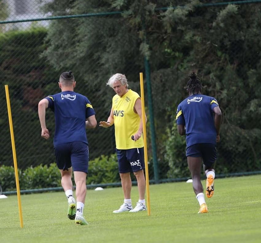 Fenerbahçe'de Jorge Jesus 9 ismin üstünü çizdi! Yollar ayrılıyor...