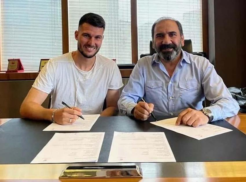 2022-2023 yaz transfer döneminde imzalar peşpeşe geldi! İşte Süper Lig'de biten güncel transferler... 