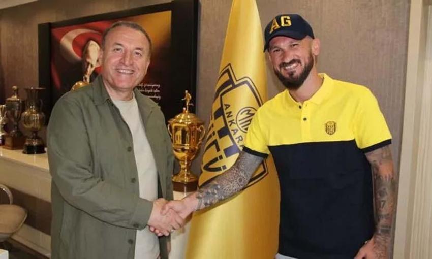 2022-2023 yaz transfer döneminde imzalar peşpeşe geldi! İşte Süper Lig'de biten güncel transferler... 