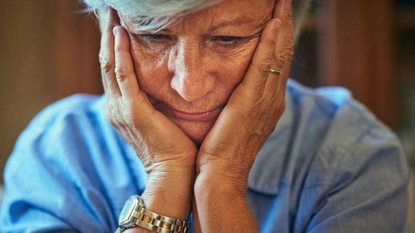 Demans ve Alzheimer ile ilgili korkutan açıklama! Tamamen değişiyor: Araba kullananlar, gülenler, küfür edenler, cömert insanlar...  