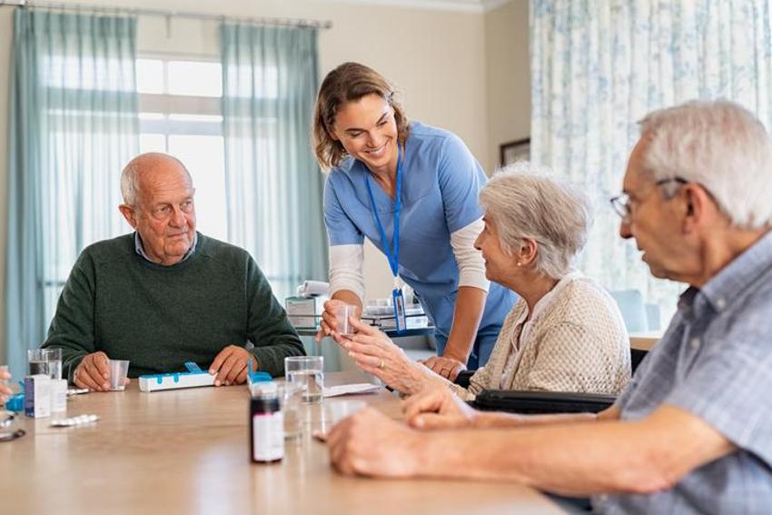 Demans ve Alzheimer ile ilgili korkutan açıklama! Tamamen değişiyor: Araba kullananlar, gülenler, küfür edenler, cömert insanlar...  
