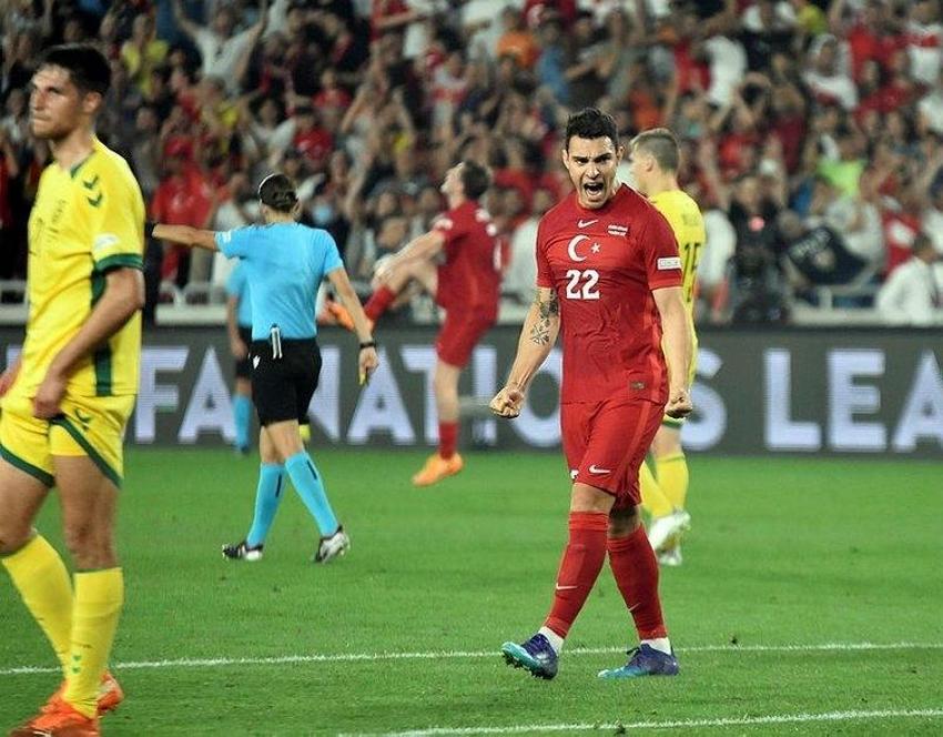 Erden Timur 12 transferin ismini tek tek açıkladı! 'G.Saray'ın çocuğuyum dedi bizden dünyaları istedi'
