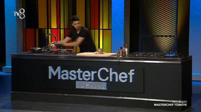 MasterChef Türkiye 2022 başladı! MasterChef Türkiye'de Mehmet şef resmen çıldırdı, elenen yarışmacıya şok: Delicesine...