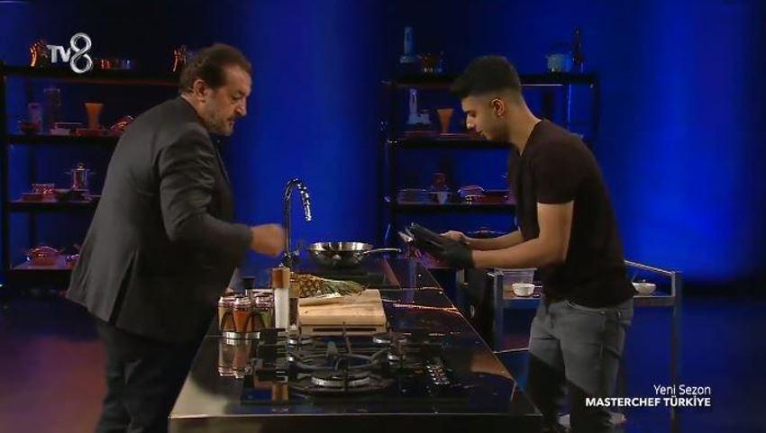 MasterChef Türkiye 2022 başladı! MasterChef Türkiye'de Mehmet şef resmen çıldırdı, elenen yarışmacıya şok: Delicesine...