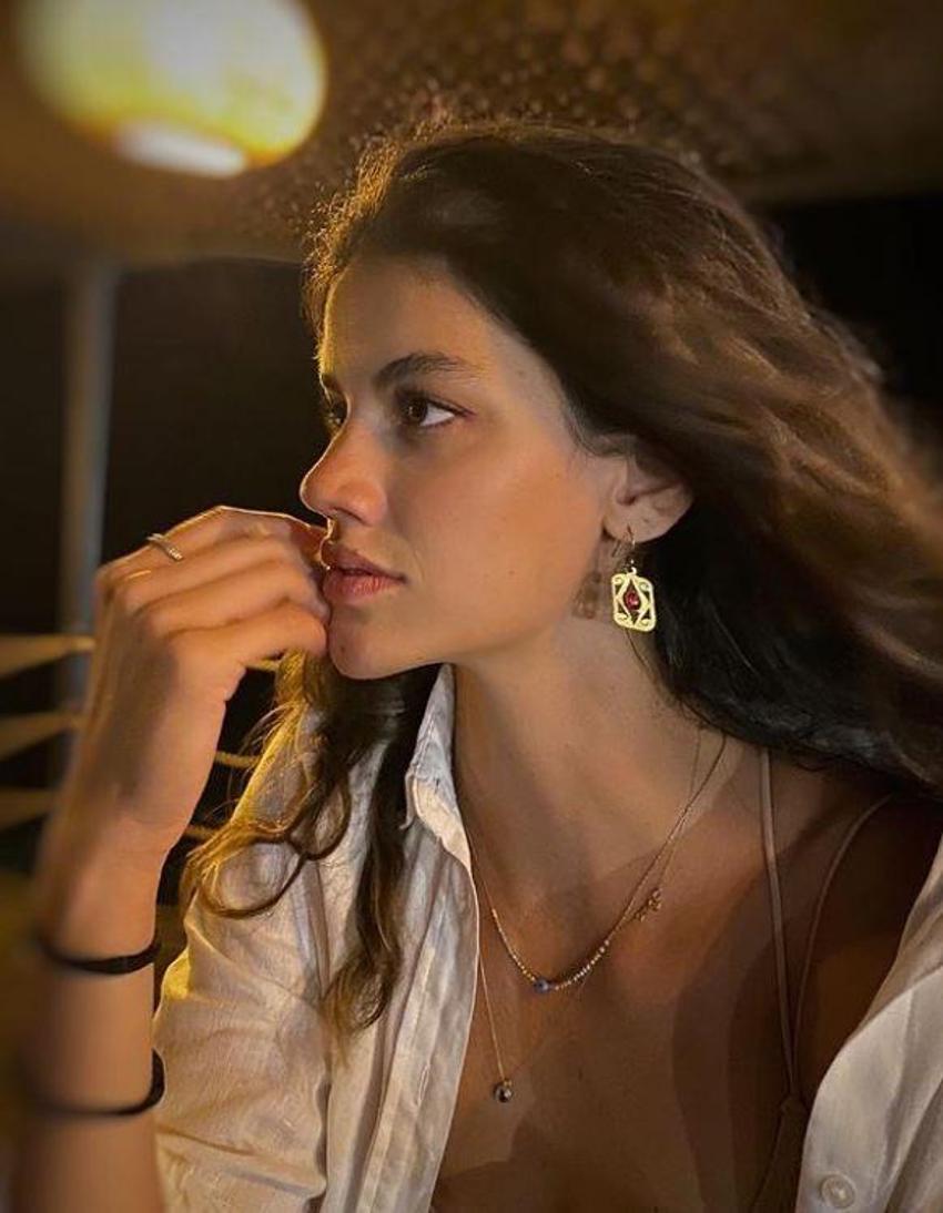 Deniz Çatalbaş, güzelliği ve fit haliyle dikkat çekti!
