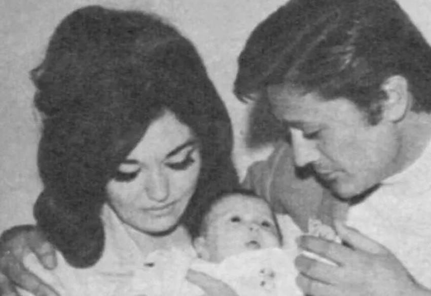 Cüneyt Arkın'ın kızı Filiz Canlı'ya yazdığı mektup ortaya çıktı! 'Sana bunları yazmamın bir sebebi var...'