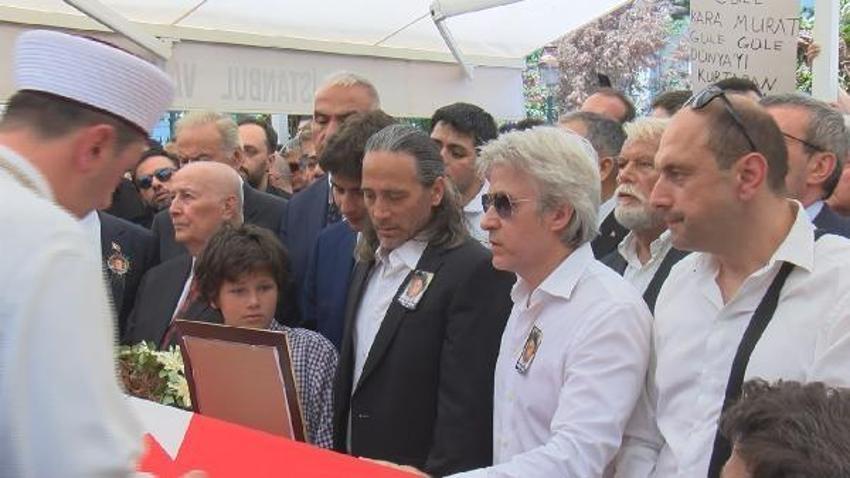 Cüneyt Arkın'ın kızı Filiz Canlı'ya yazdığı mektup ortaya çıktı! 'Sana bunları yazmamın bir sebebi var...'