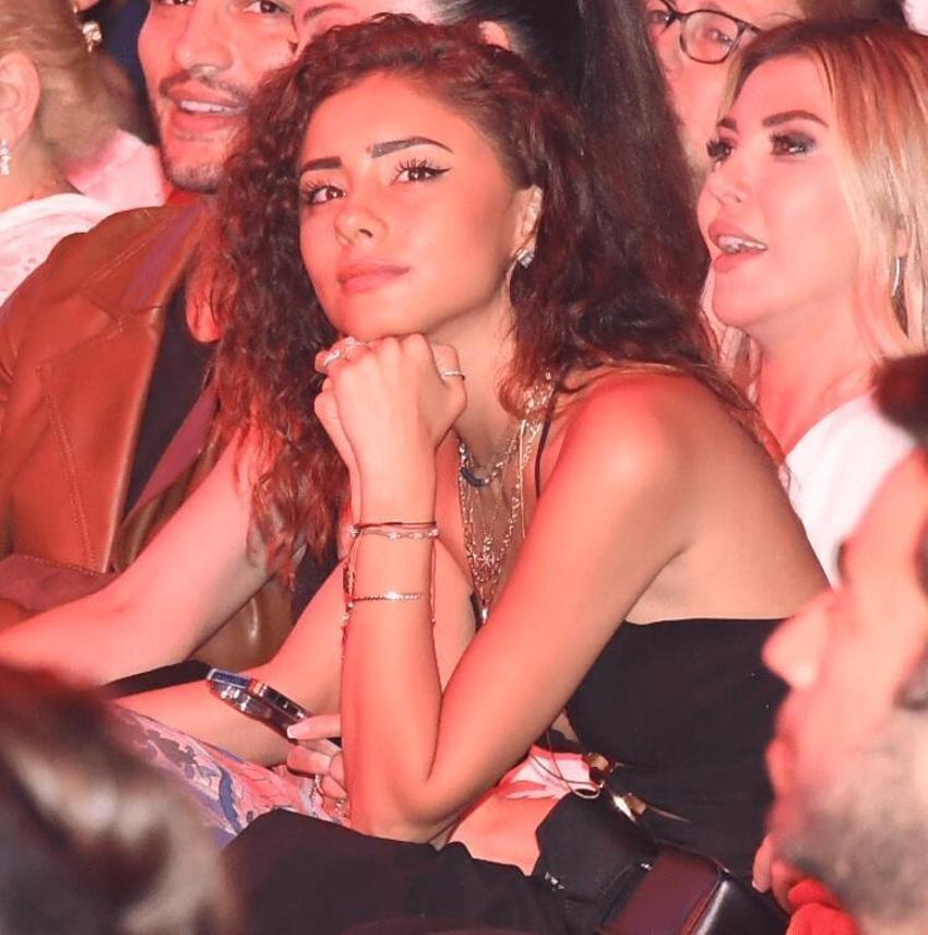 Özcan Deniz sahnede içini döktü! 'Para uğruna oğlumu benden kopartmaya çalışıyorlar'