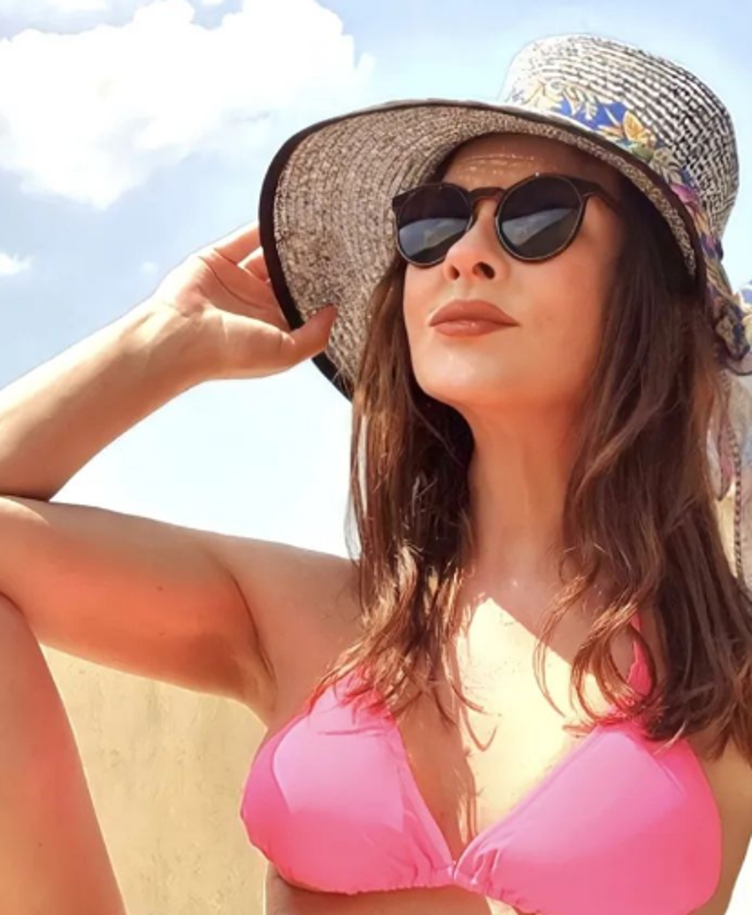 Aydan Şener bikinili pozuyla gençlere taş çıkarttı! "20 yaşında gibisiniz"