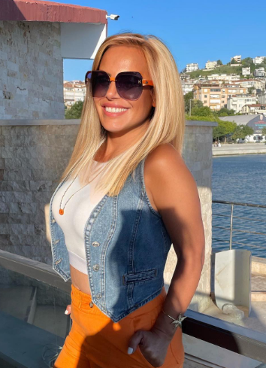 İbrahim Erkal ve Filiz Erkal çiftinin büyük kızları Dilara 18 oldu!