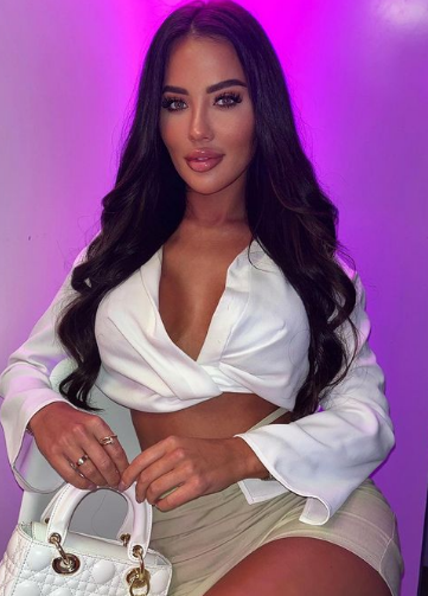 İngiliz model Yazmin Oukhellou'nun sağlık durumu hakkında açıklama!