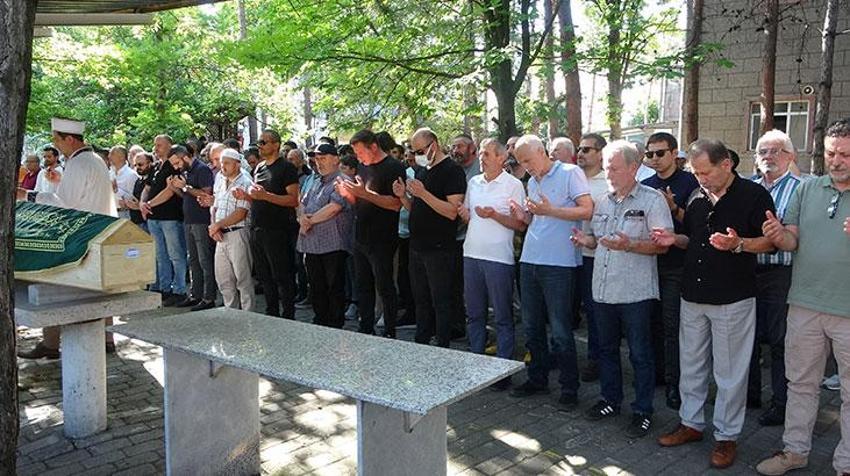 Ünlü oyuncu Nihat Altınkaya, bayram öncesi baba acısı yaşadı