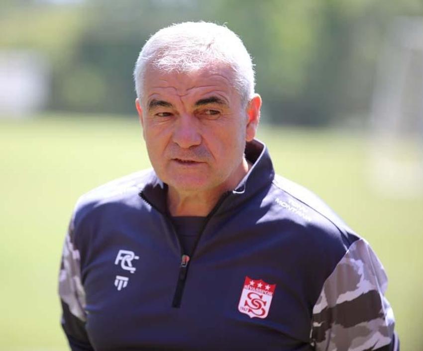 Yılın bombası Rıza Çalımbay'dan! 'Evet Beşiktaş'ın yıldızıyla görüştüm' Genoa, Trabzonspor derken...