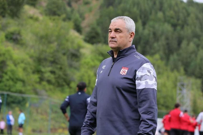 Yılın bombası Rıza Çalımbay'dan! 'Evet Beşiktaş'ın yıldızıyla görüştüm' Genoa, Trabzonspor derken...