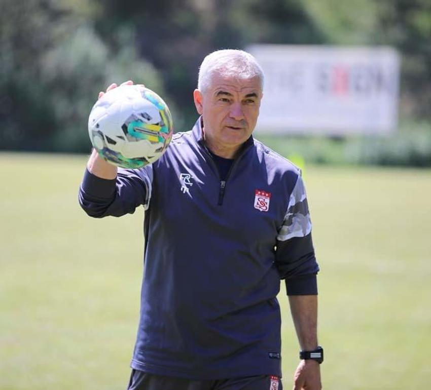 Yılın bombası Rıza Çalımbay'dan! 'Evet Beşiktaş'ın yıldızıyla görüştüm' Genoa, Trabzonspor derken...