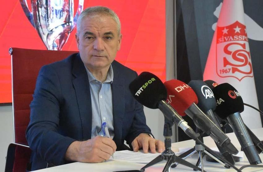Yılın bombası Rıza Çalımbay'dan! 'Evet Beşiktaş'ın yıldızıyla görüştüm' Genoa, Trabzonspor derken...